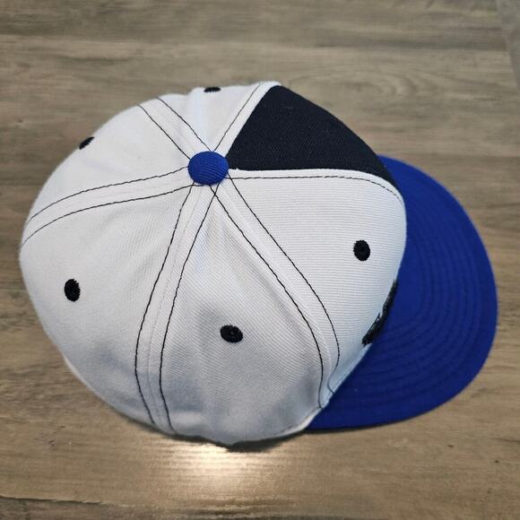 Vintage University of Kentucky Wildcats Fitted Hat 7 1/4 White Blue UK Flat Bill - Picture 7 of 11